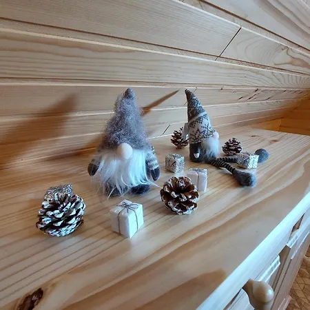 Koca Lipa Pod Veliko Planino * Luče