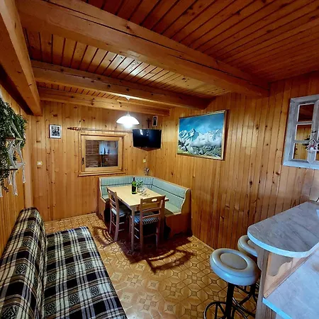 Koca Lipa Pod Veliko Planino *