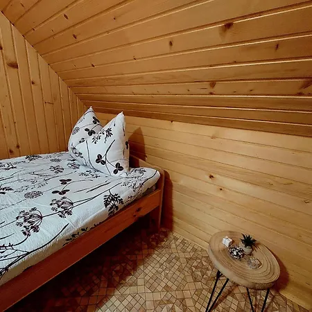 Koca Lipa Pod Veliko Planino Luče