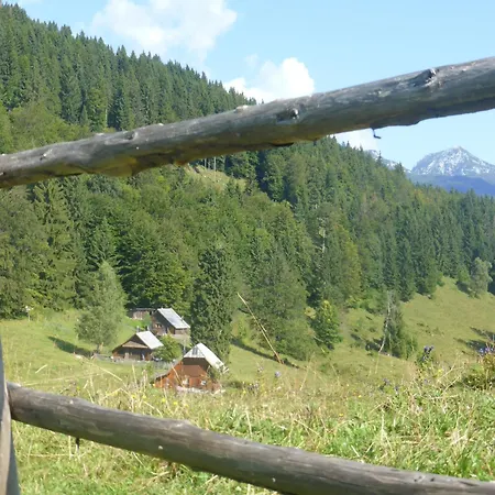 Koca Lipa Pod Veliko Planino * Luče