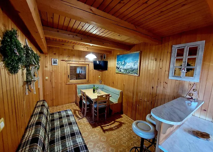 Koca Lipa Pod Veliko Planino *